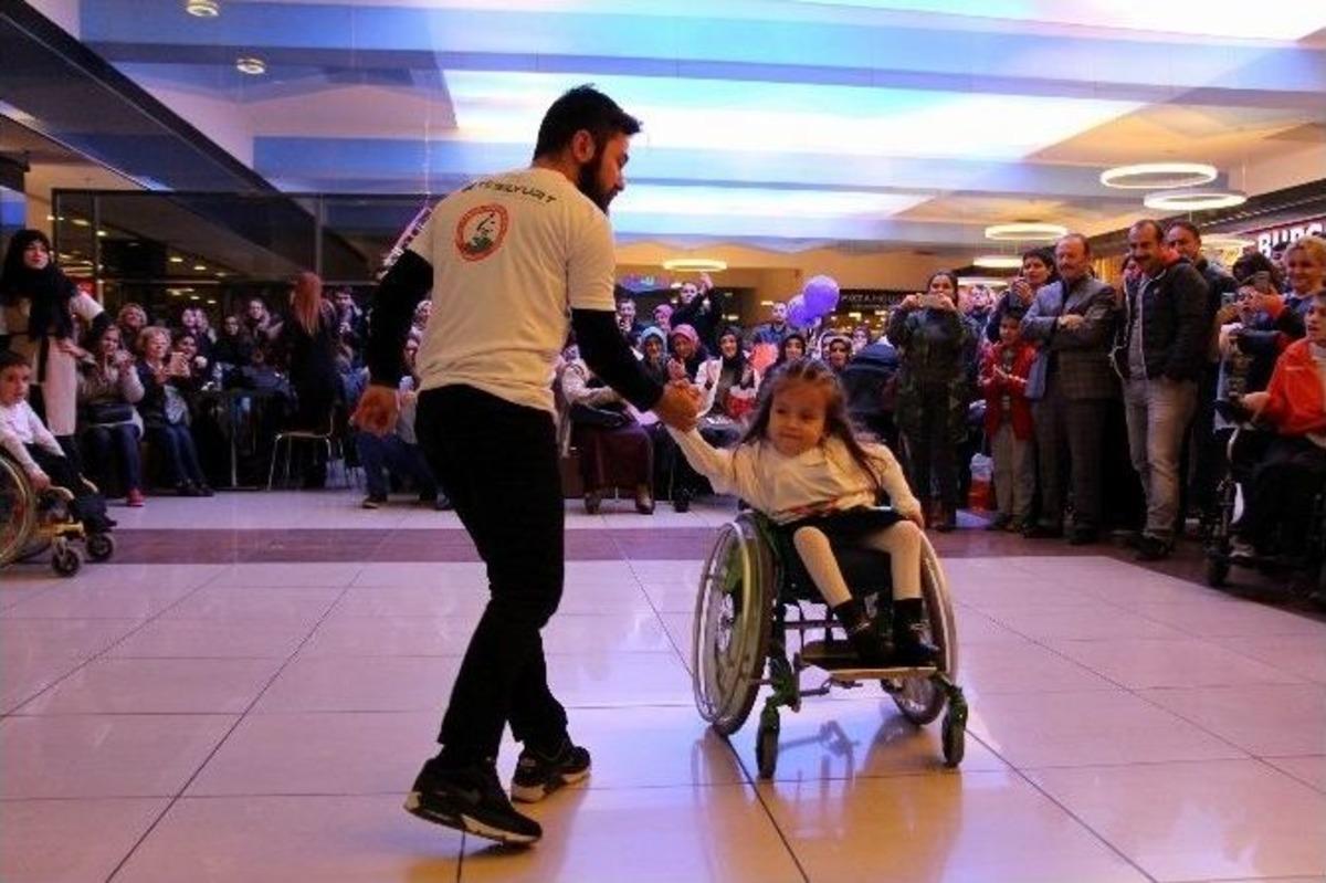 Tekerlekli Sandalye İle Dans