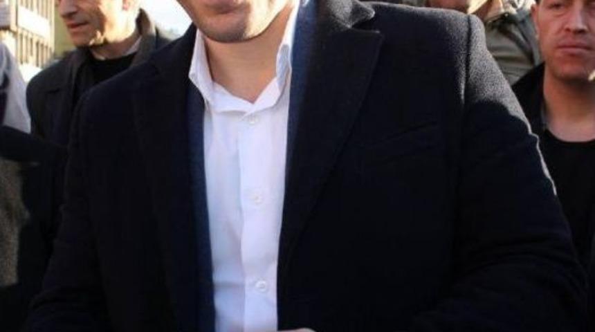 K&ouml;m&uuml;rden Tek Taş Y&uuml;z&uuml;k Yaptırdı