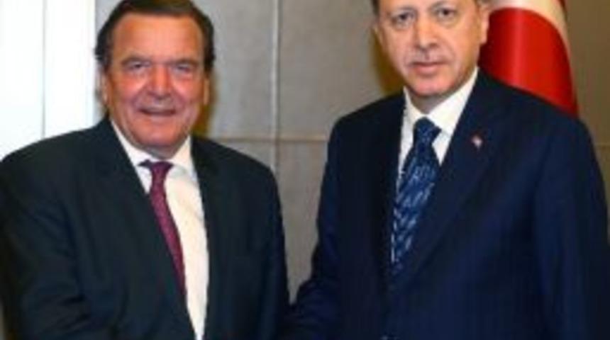 Cumhurbaşkanı Erdoğan, Eski Almanya Başbakanı Schr&ouml;der&rsquo;i Kabul Etti