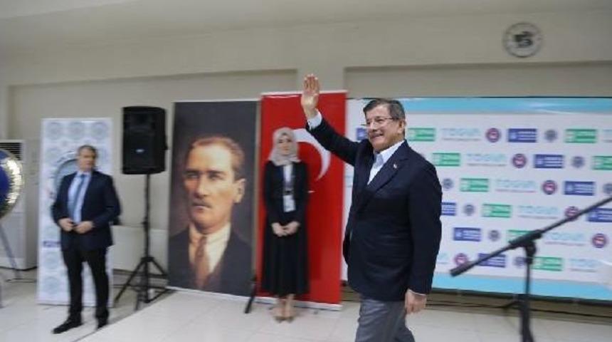 Davutoğlu&rsquo;Ndan Gen&ccedil;lere 'ceviz Yiyin' Tavsiyesi