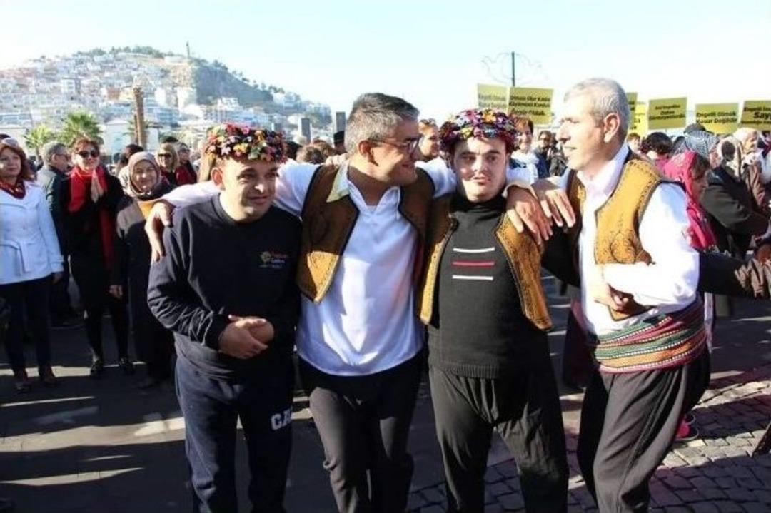 Kuşadası&rsquo;nda D&uuml;nya Engelliler G&uuml;n&uuml; Etkinlikleri