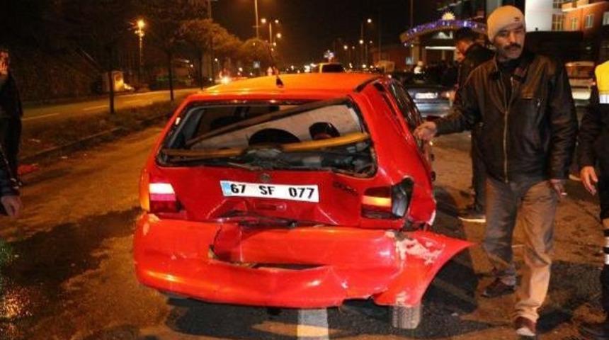 Zonguldak'ta 11 Aracın Hasar G&ouml;rd&uuml;ğ&uuml; 2 Kazada: 3 Yaralı