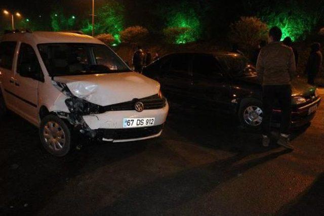 Zonguldak ta 11 Aracın Hasar G&ouml;rd&uuml;ğ&uuml; 2 Kazada: 3 Yaralı 1