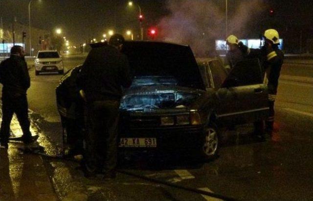 Hareket Halindeki Otomobil Yandı 2