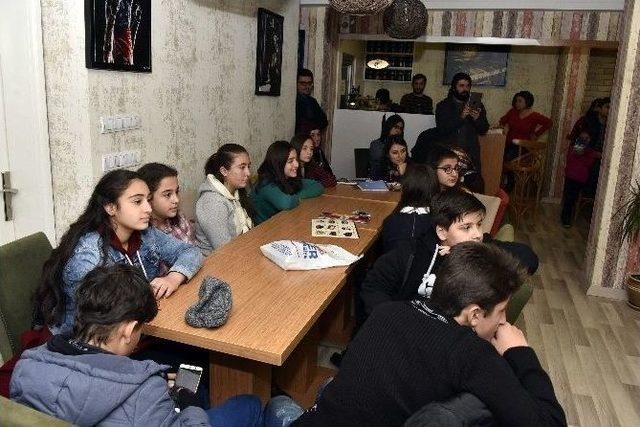 Yazar Serkan Türk, Gümüşhane’de Söyleşi Ve İmza Gününe Katıldı