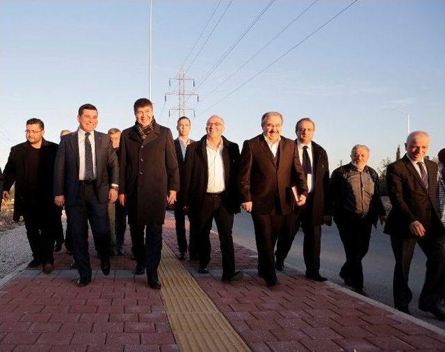 Başkan T&uuml;rel, Kepez&rsquo;deki Yatırımları İnceledi 3