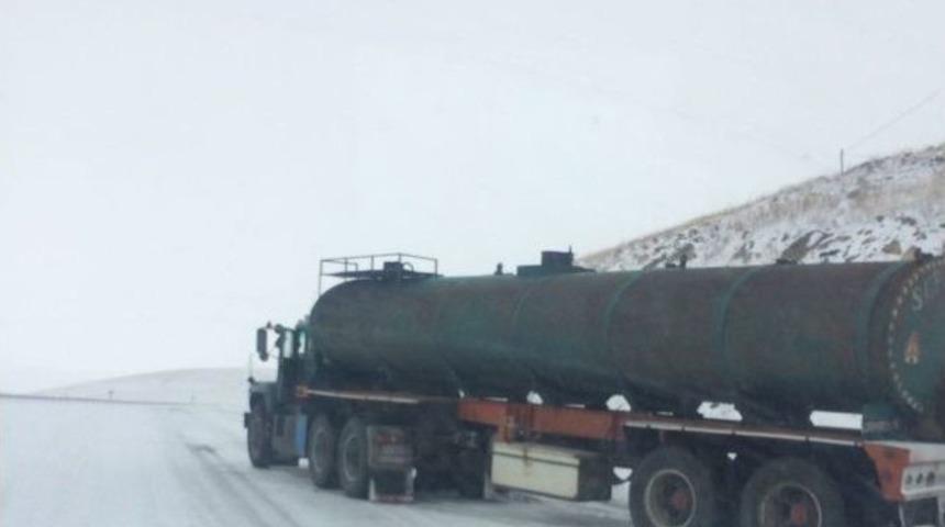 Kars&rsquo;ta Kar, Kazaları Da Beraberinde Getirdi
