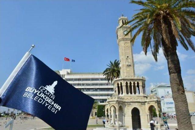 Fitch'den İzmir'e Güzel Haber