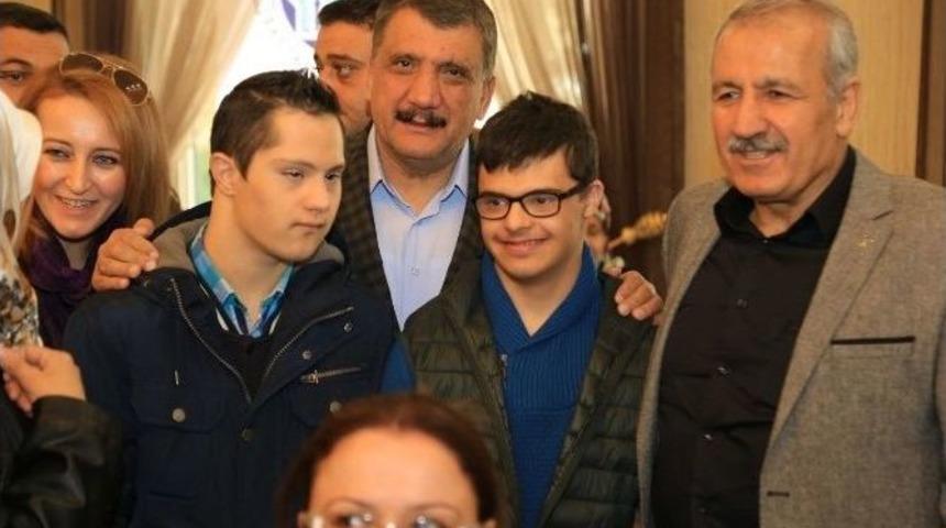 &lsquo;seninle Eksik Değilim&rsquo; Adlı Program Yoğun İlgi G&ouml;rd&uuml;