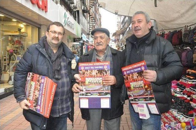 Zonguldak Kömürspor’un Başkanı Kapı Kapı Gezip Takvim Satıyor