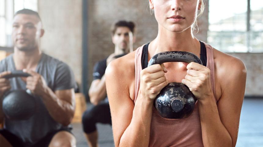 Ağırlık kaldırmanın inanılmaz &ccedil;ok faydası varmış 