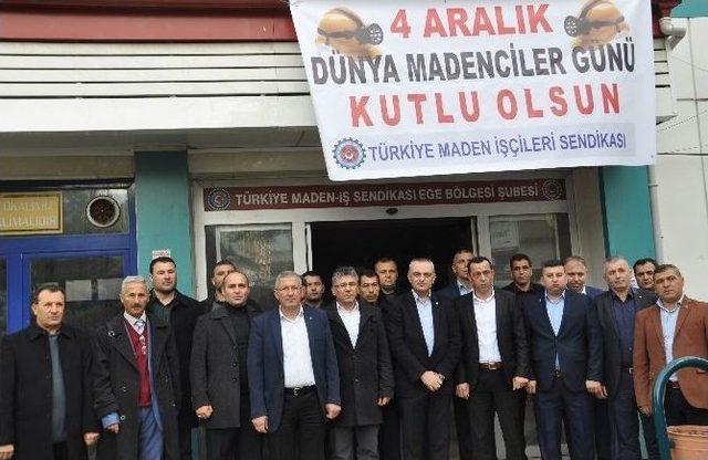 Soma’da 4 Aralık Dünya Madenciler Günü Buruk Kutlandı