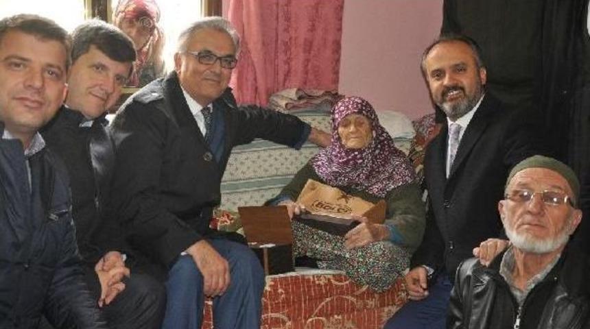 110 Yaşındaki Ş&uuml;kriye Nineye Protokol Ziyareti