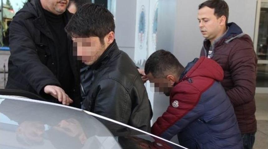Ş&uuml;pheli Ara&ccedil;tan Kokain, Hap Ve Esrar &Ccedil;ıktı: 2 G&ouml;zaltı