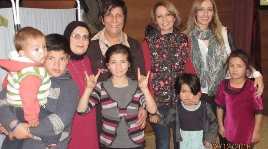 Mhp Ankara İl Başkanlığı&rsquo;ndan &Ouml;zbek &Ccedil;ocuklara Sağlık Desteği