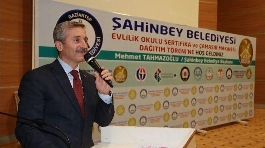 Evlilik Okulundan 160 &Ccedil;ift Daha Sertifikalarını Aldı