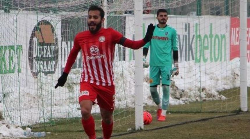 Sivas Belediyespor-Konya Anadolu Sel&ccedil;ukspor: 3-1
