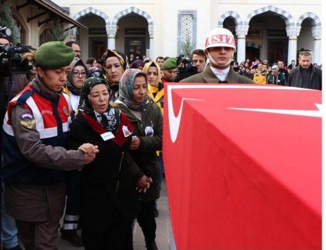 Şehidin Annesi Hatice: Canım Oğlum Senin Için Dik Duruyorum