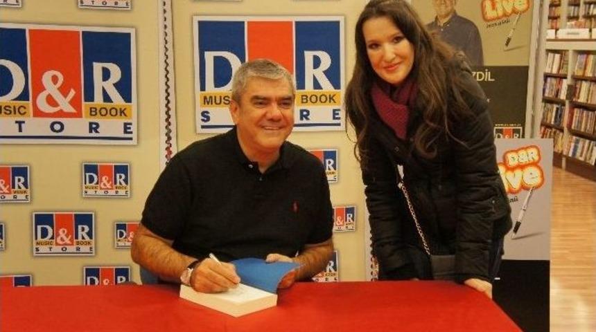 Yılmaz &Ouml;zdil Okurlarıyla Eskişehir&rsquo;de Buluştu