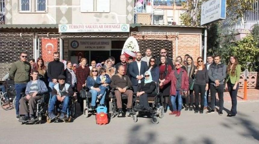 Ak Parti Muratpaşa Gen&ccedil;likten &lsquo;&ouml;zel&rsquo; Ziyaret