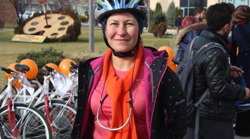 Kadına Şiddete Karşı Pedal &Ccedil;evirdiler