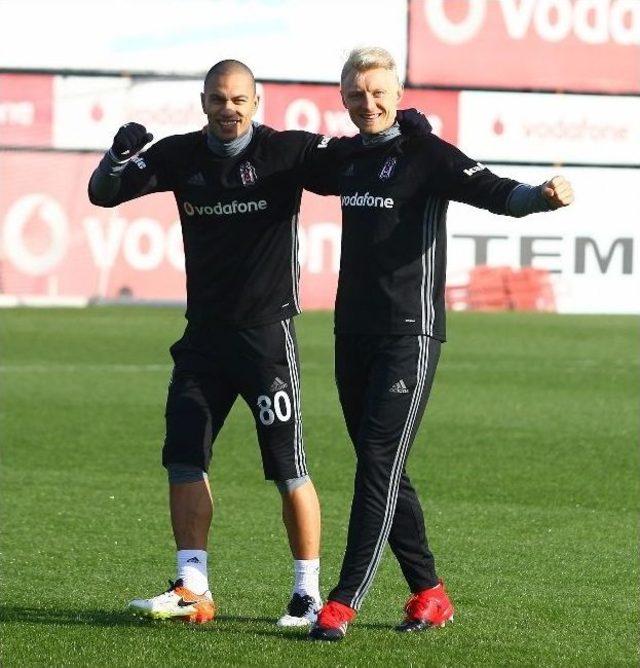 Beşiktaş’ta Dinamo Kiev Maçı Hazırlıkları Başladı