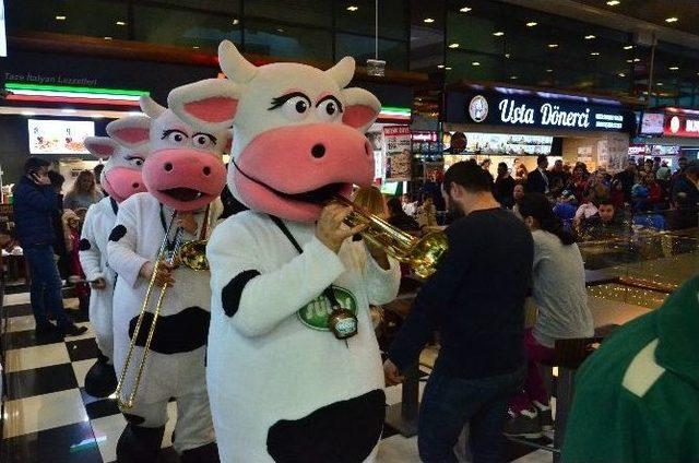 "s&uuml;taşkı Bandosu" 67 Burda Avm&rsquo;de 1