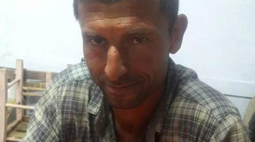 Hastane Bah&ccedil;esinde Boşandığı Eşinin Birlikte Yaşadığı Adamı &Ouml;ld&uuml;rd&uuml;