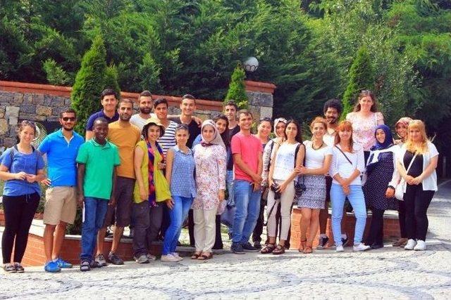 Geleceğin Bitki Uzmanları, Tıbbi Bitkiler Bah&ccedil;esi&rsquo;nde Yetişiyor 1