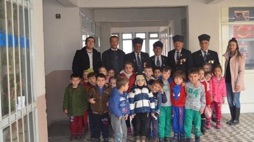 Minik &Ouml;ğrenciler Gazilerle Buluştu