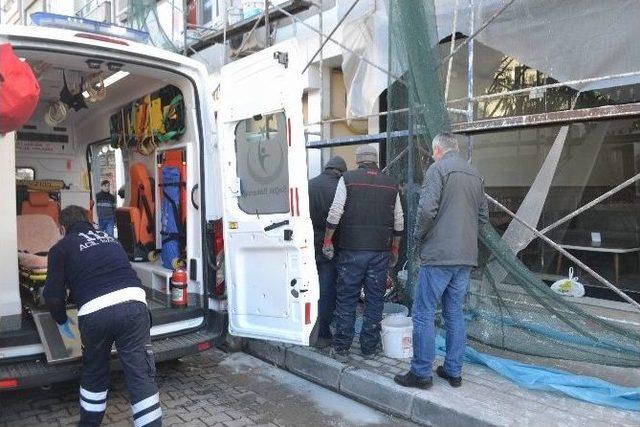 İskeleden D&uuml;şen İş&ccedil;i Yaralandı 1