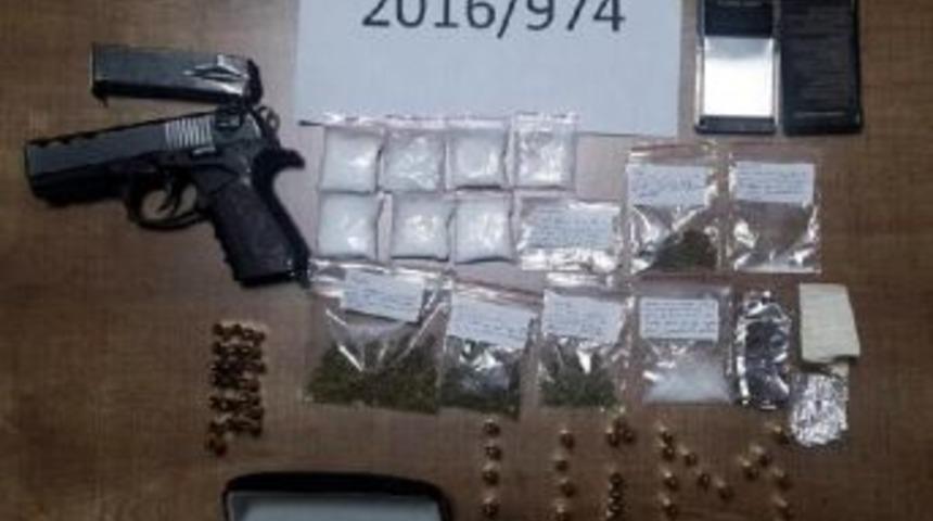 Kayseri&rsquo;De Uyuşturucu Operasyonu: 12 G&ouml;zaltı