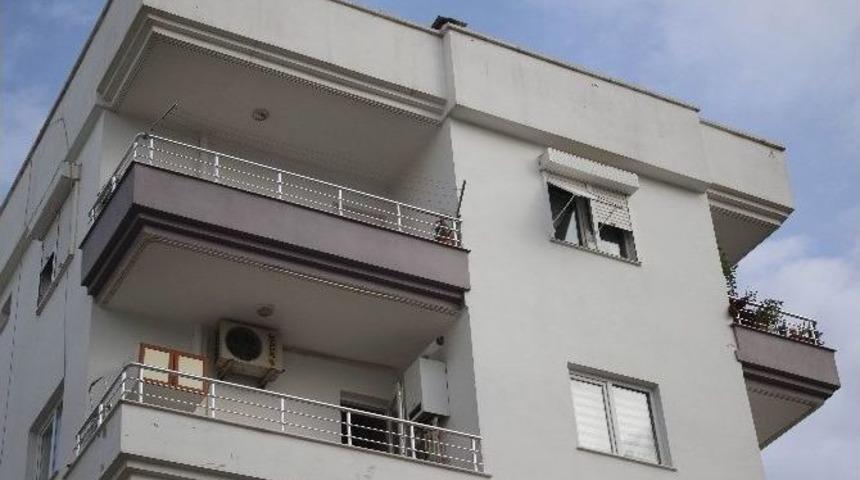 Yerel Gazete Grafikeri Evinde &Ouml;l&uuml; Bulundu