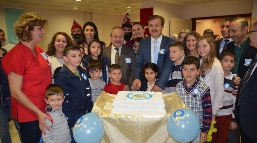 Diyabetik Pastayla Mezuniyeti Kutladılar