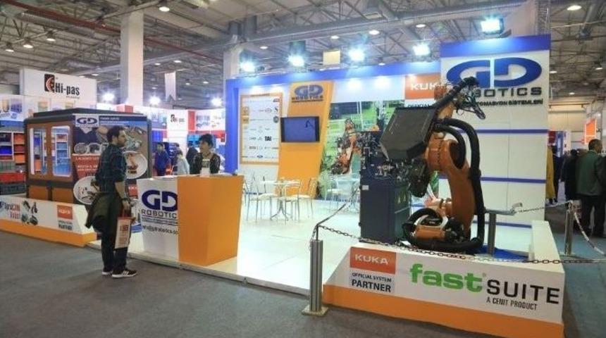 Robotlar End&uuml;striyel Yatırımlara Y&ouml;n Veriyor