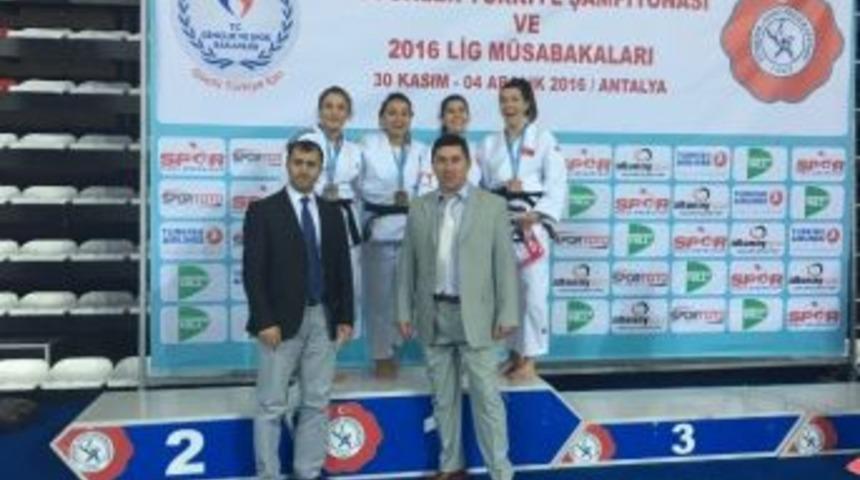 Osmangazili Judocu T&uuml;rkiye Şampiyonu