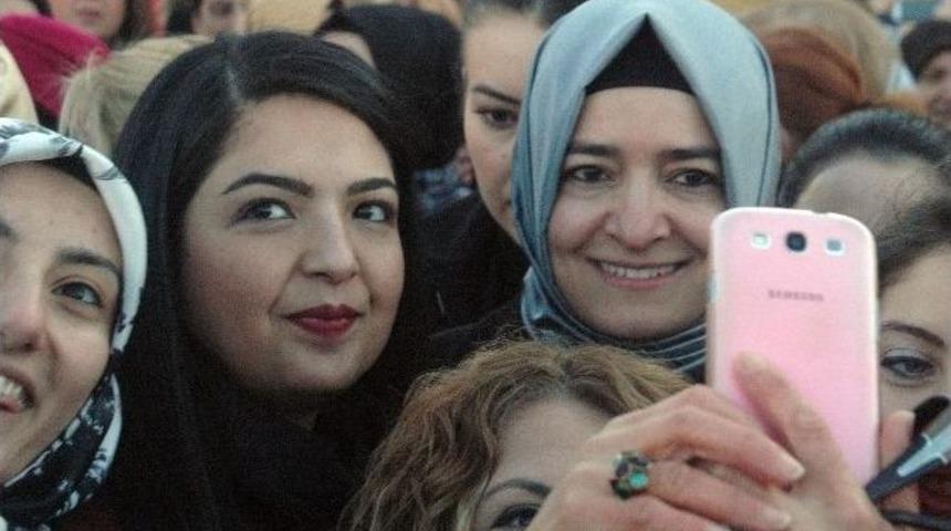 Aile Ve Sosyal Politikalar Bakan Kaya Kadınlarla Anıtkabir&rsquo;e &Ccedil;ıktı