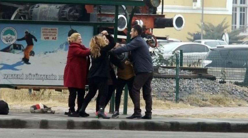 Kadın Kadına Şiddet