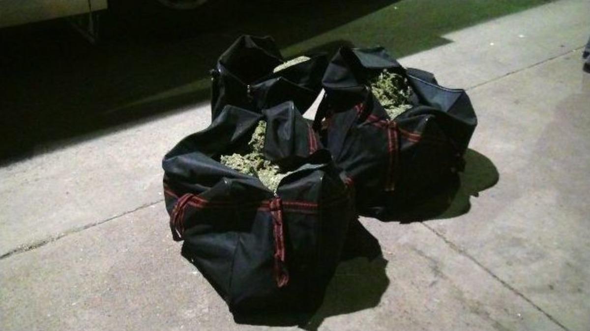 Yolcu Otob&uuml;s&uuml;nde 53 Kilo Esrar Ele Ge&ccedil;irildi