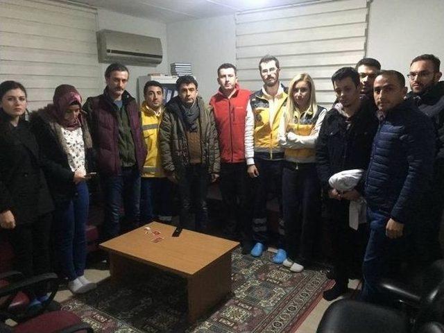 Alkoll&uuml; Yaralı S&uuml;r&uuml;c&uuml; 112 Ambulansından Kurşun Yağdırdı 1