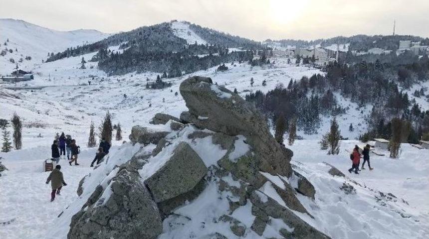 Uludağ&rsquo;da Kar Kalınlığı 50 Santimetreye Ulaştı