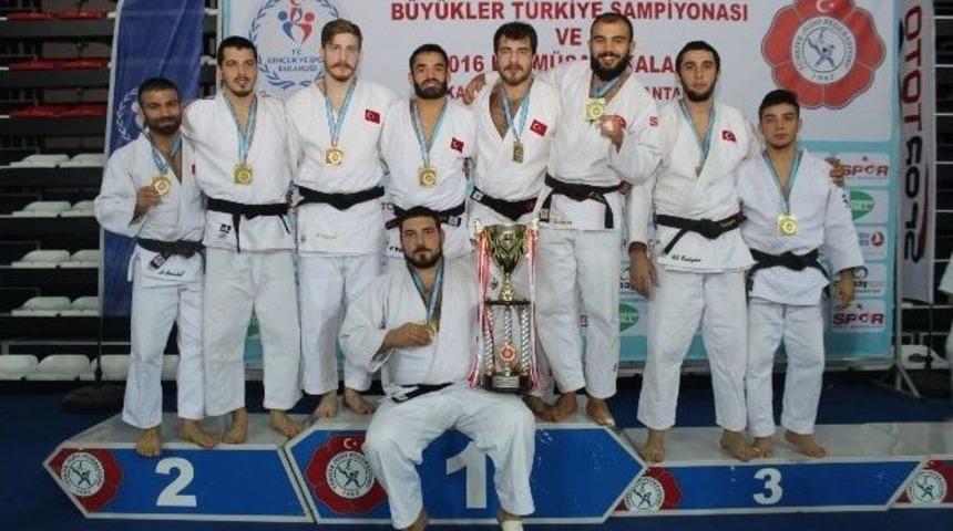 Judo&rsquo;da Kadınlar Ve Erkeklerde Şampiyon İstanbul B&uuml;y&uuml;kşehir