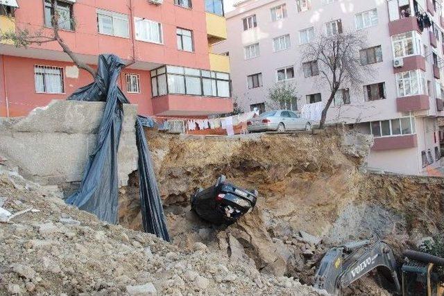 Maltepe’de Göçük, 7 Katlı Bina Boşaltıldı