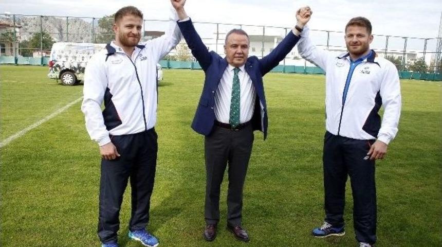 İkiz Başpehlivanlar Kırkpınar Tarihine Geçecek