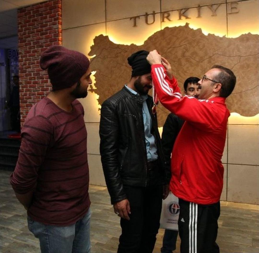 Rekt&ouml;r Prof. Dr. G&uuml;r: