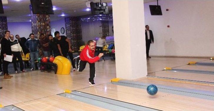 Rektör Prof. Dr. Gür: G1