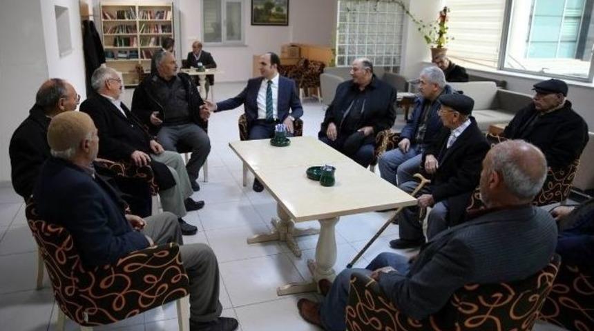 Başkan Altay, Emekli Lokalini Ziyaret Etti