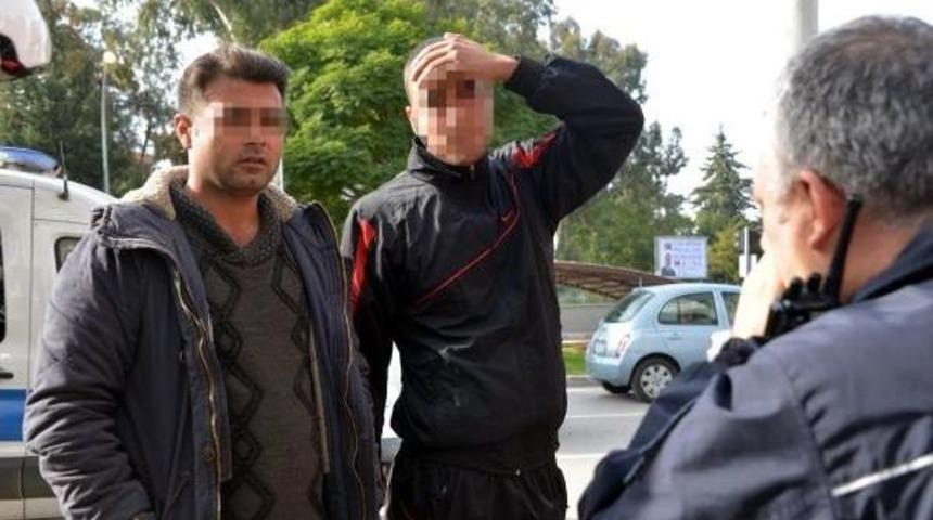 Kan Lekeleri Polisi Alarma Ge&ccedil;irdi