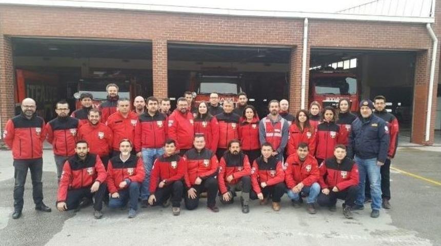 Akut &Uuml;yeleri Aldıkları Eğitimle G&ouml;n&uuml;ll&uuml; İtfaiyeci Olacaklar