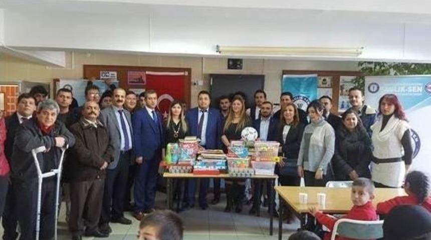 Sağlık-sen, Ahmet Yesevi İşitme Engellileri Okulu&rsquo;nun Materyal İhtiya&ccedil;larını Karşıladı